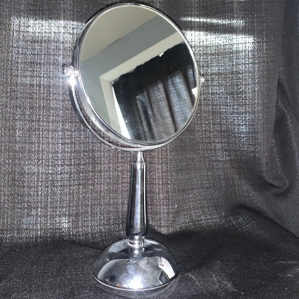 Desk mirror! perfect condition, got a new mirror.